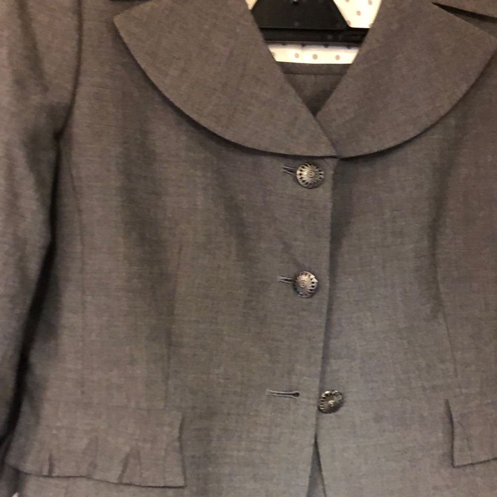 Ladies 2 piece suit